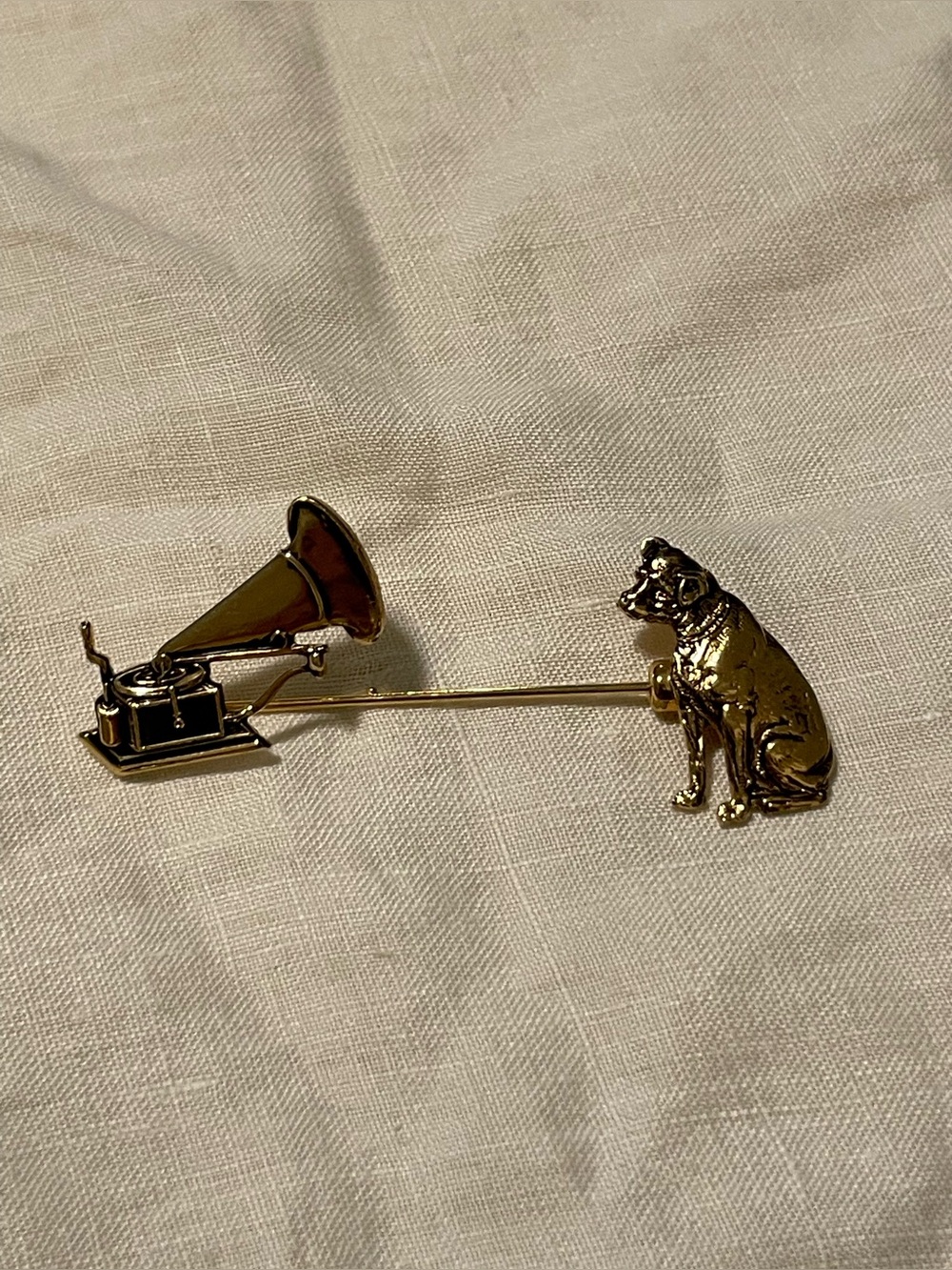 Vintage RCA Victor HMV Nipper Dog Gramophone Gold Tone Stick Pin
